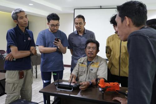 Pelatihan dan Sertifikasi Remote Pilot Angkatan 75 - Reguler Corporate